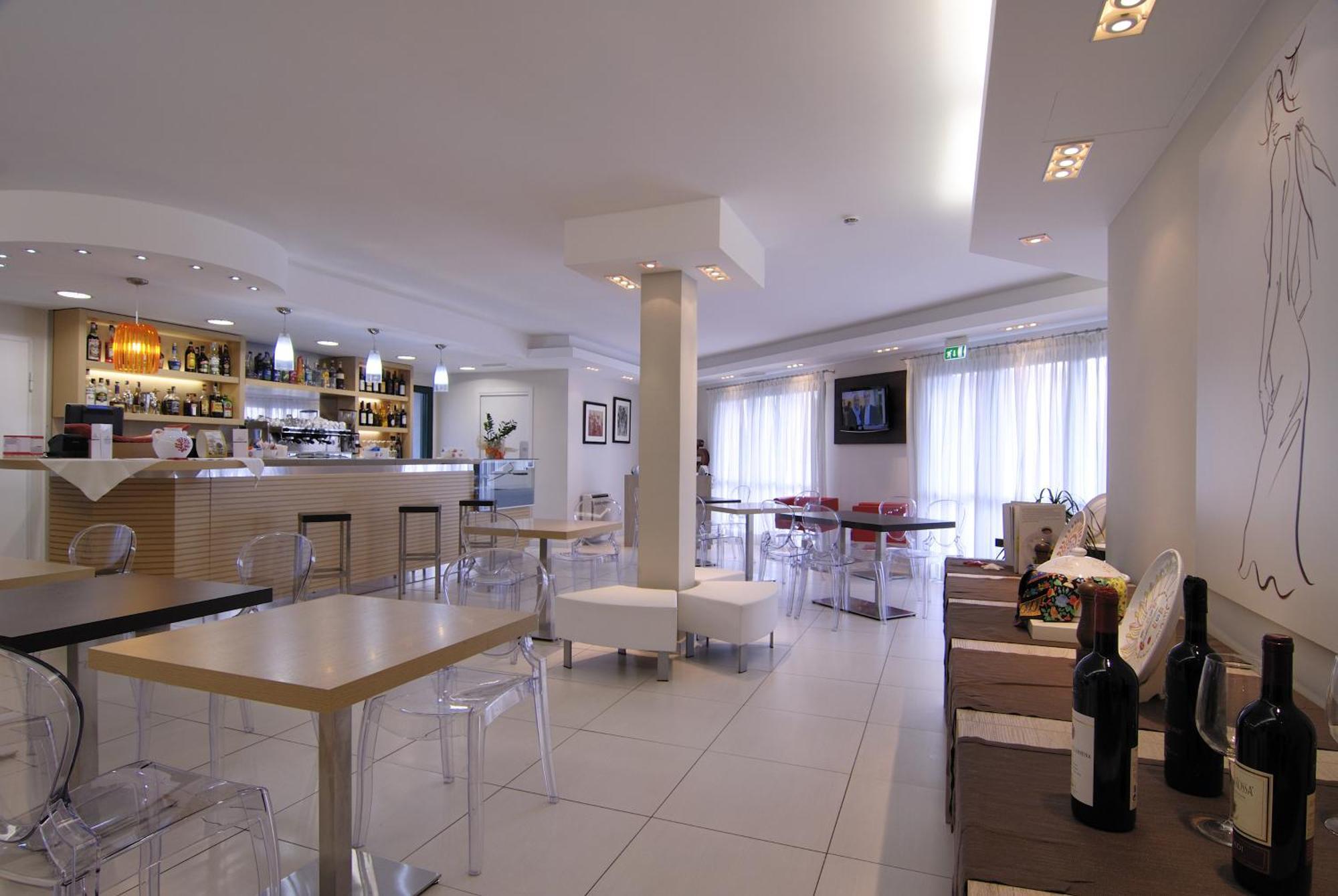 Hotel Ambrosio La Corte Ольбія Екстер'єр фото
