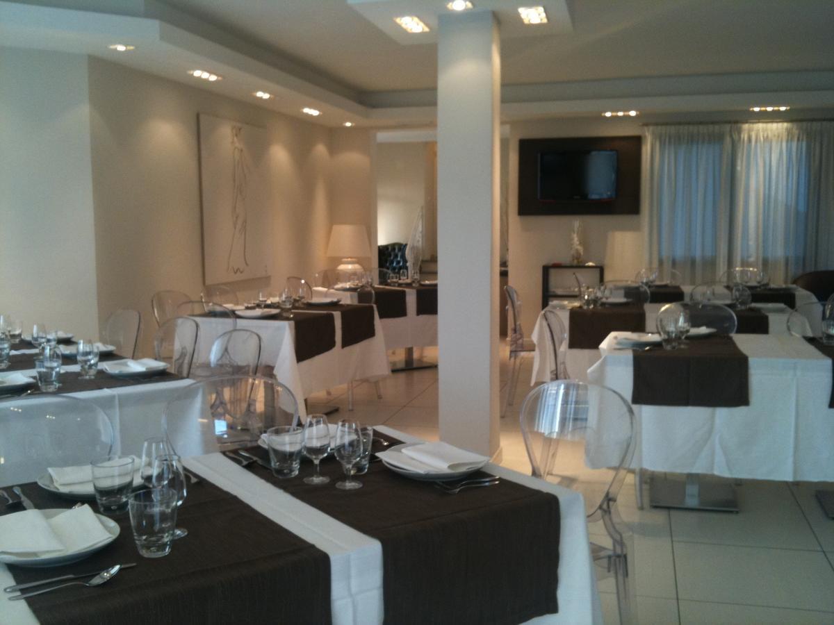 Hotel Ambrosio La Corte Ольбія Екстер'єр фото
